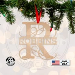 Speed Fabrication Personalized Split Scroll Monogram Metal Christmas/Holiday Ornament