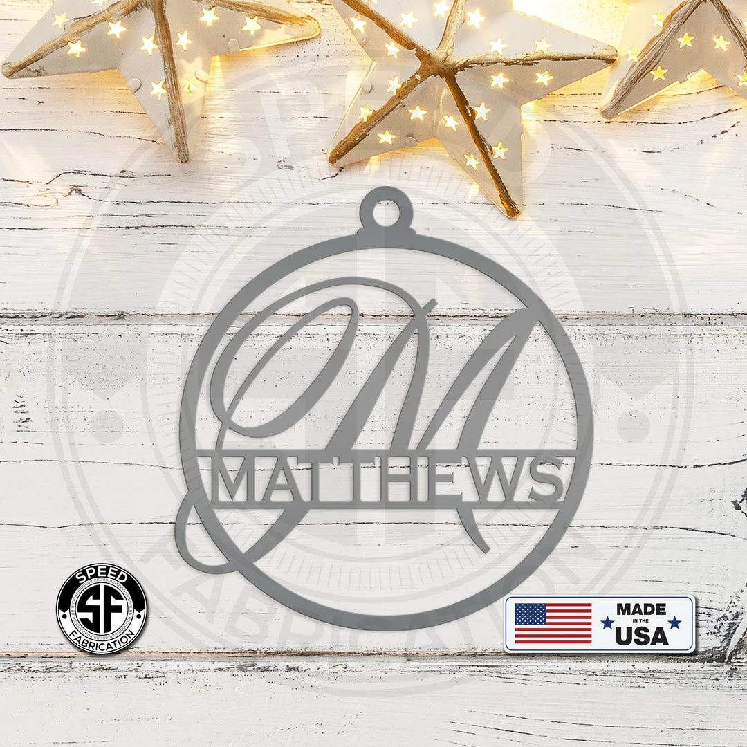 Speed Fabrication Personalized Round Monogram Metal Christmas/Holiday Ornament Christmas Metal Signs