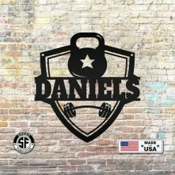 Speed Fabrication Fitness/Gym Metal Signs Personalized Family Name Home Gym Kettlebell And Barbell Metal Sign